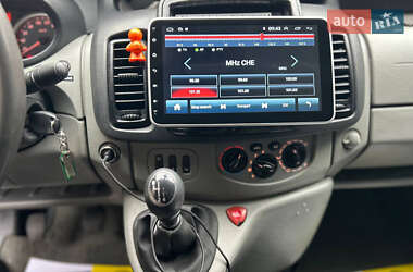 Минивэн Opel Vivaro 2010 в 