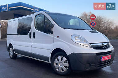 Грузопассажирский фургон Opel Vivaro 2012 в Дубно