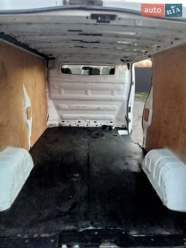 Грузовой фургон Opel Vivaro 2010 в Белой Церкви