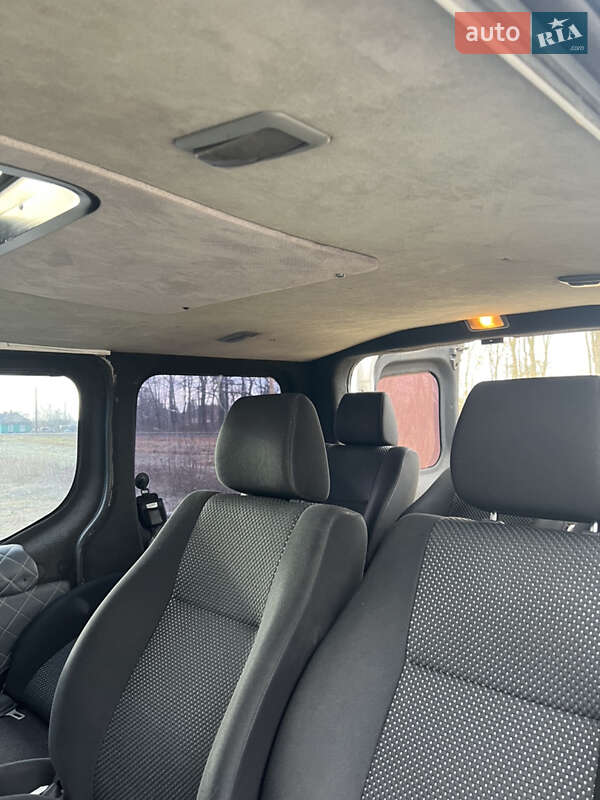 Минивэн Opel Vivaro 2005 в Ковеле