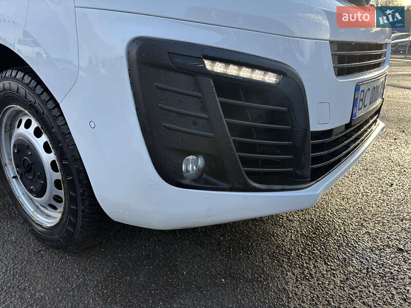 Грузовой фургон Opel Vivaro 2020 в Львове