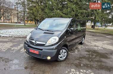 Вантажний фургон Opel Vivaro 2014 в Рівному