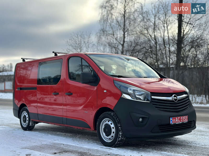 Вантажопасажирський фургон Opel Vivaro 2017 в Тернополі