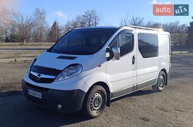 Вантажопасажирський фургон Opel Vivaro 2010 в Ізюмі