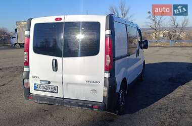 Грузопассажирский фургон Opel Vivaro 2010 в Изюме