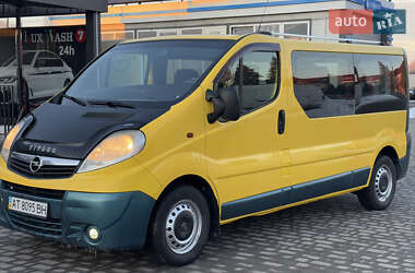 Мінівен Opel Vivaro 2006 в Коломиї