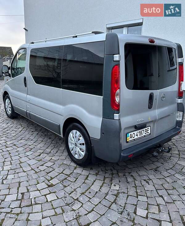 Минивэн Opel Vivaro 2011 в Мукачево