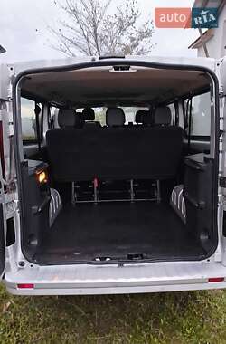Минивэн Opel Vivaro 2015 в 