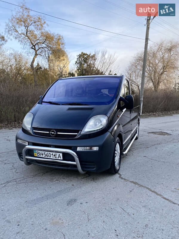 Мінівен Opel Vivaro 2003 в Ізмаїлі