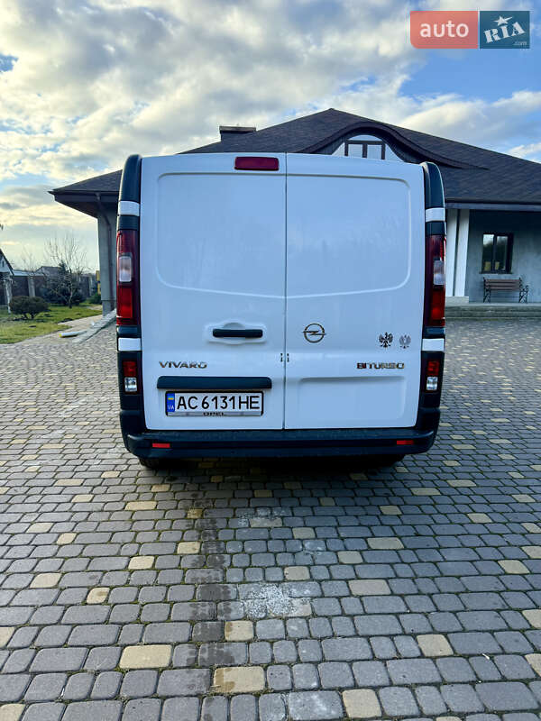 Грузовой фургон Opel Vivaro 2018 в Нововолынске