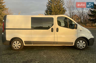 Грузопассажирский фургон Opel Vivaro 2012 в Дубно