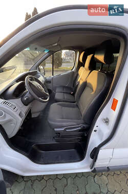 Грузопассажирский фургон Opel Vivaro 2012 в Дубно