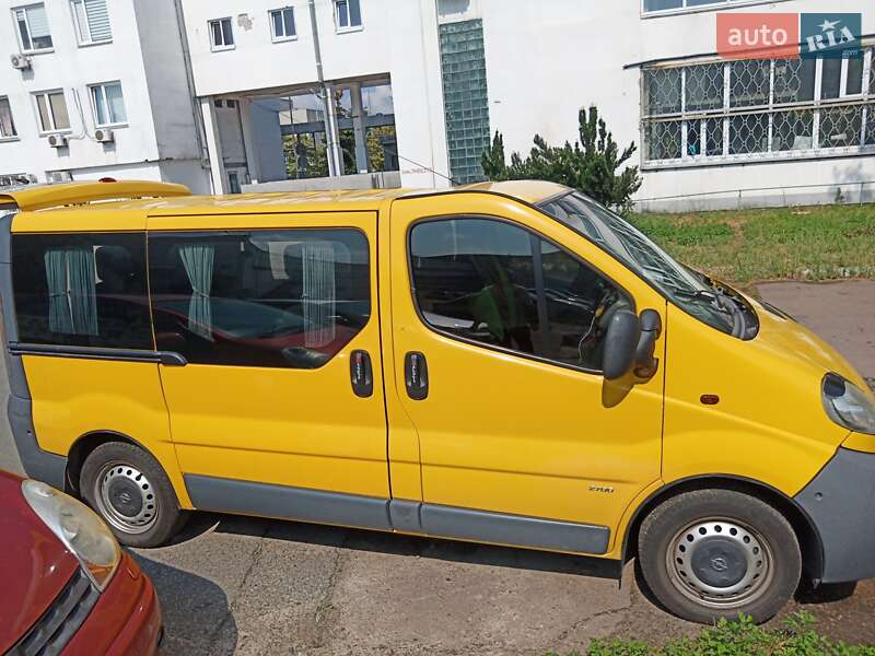 Мінівен Opel Vivaro 2004 в Києві