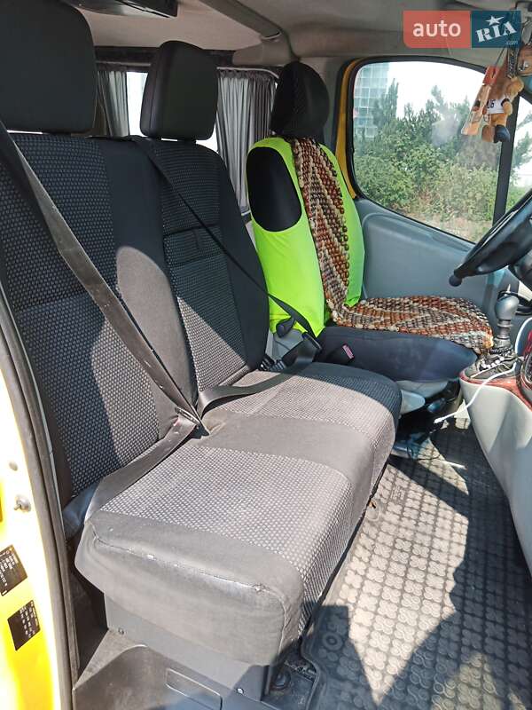 Мінівен Opel Vivaro 2004 в Києві