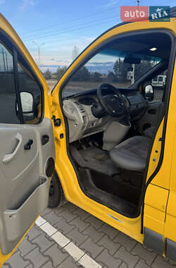 Минивэн Opel Vivaro 2004 в Вараше