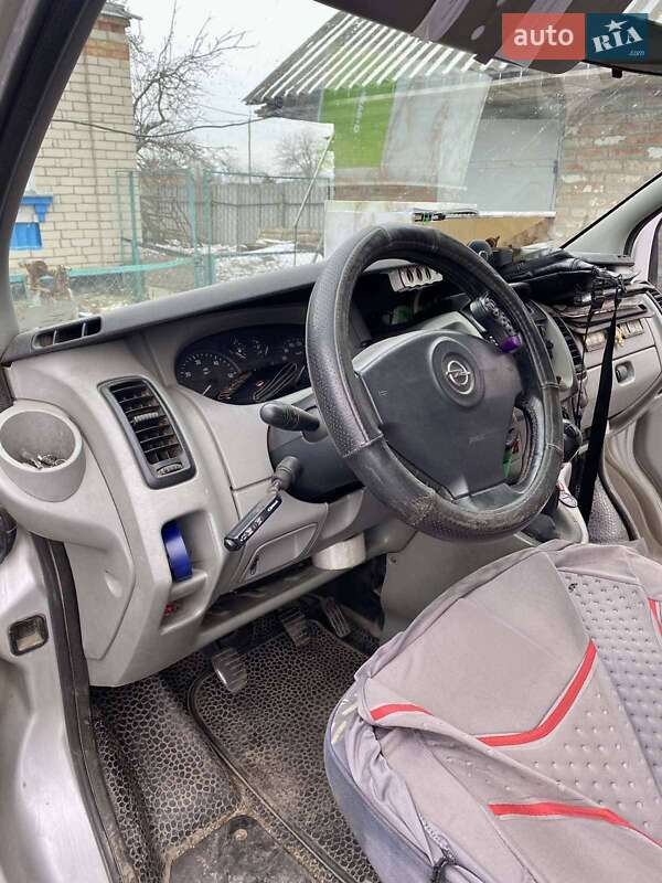 Мінівен Opel Vivaro 2003 в В’язівоку