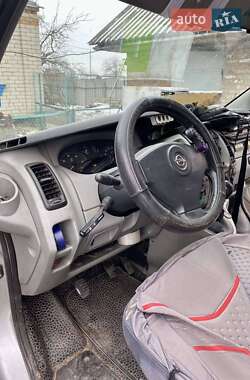 Минивэн Opel Vivaro 2003 в 