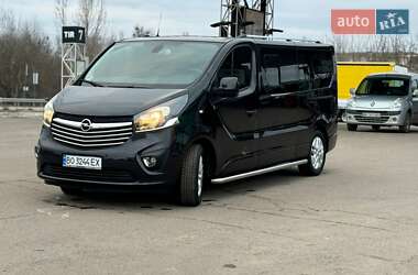 Минивэн Opel Vivaro 2016 в 