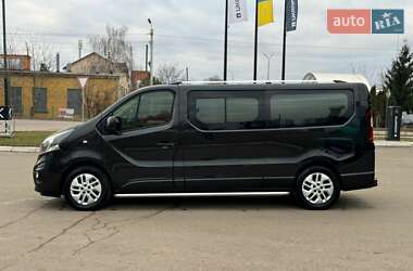 Минивэн Opel Vivaro 2016 в 