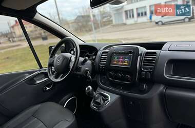 Минивэн Opel Vivaro 2016 в 