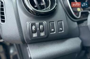 Минивэн Opel Vivaro 2016 в 