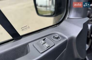 Минивэн Opel Vivaro 2016 в 