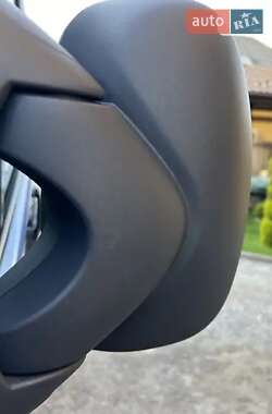 Мінівен Opel Vivaro 2011 в 
