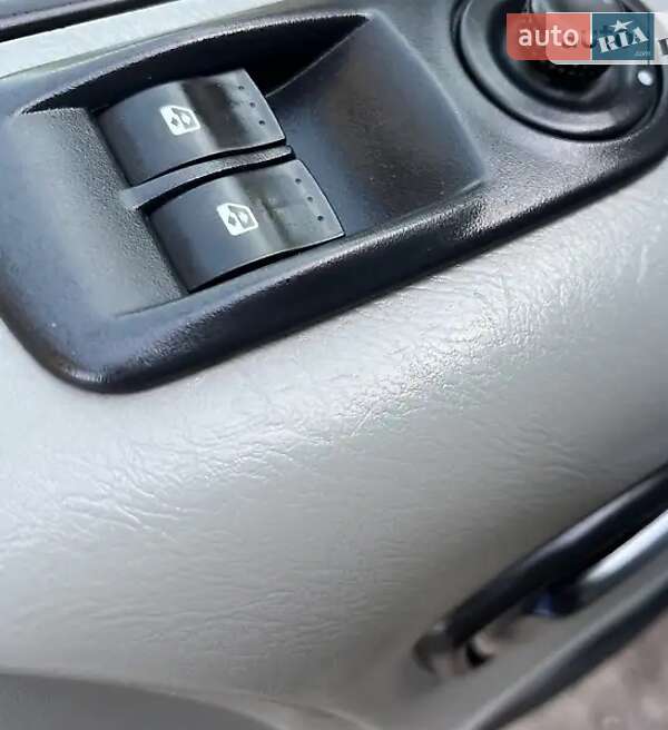 Минивэн Opel Vivaro 2011 в Умани