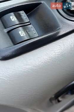 Мінівен Opel Vivaro 2011 в 