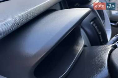 Мінівен Opel Vivaro 2011 в 
