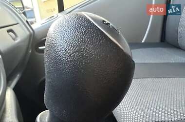 Мінівен Opel Vivaro 2011 в 