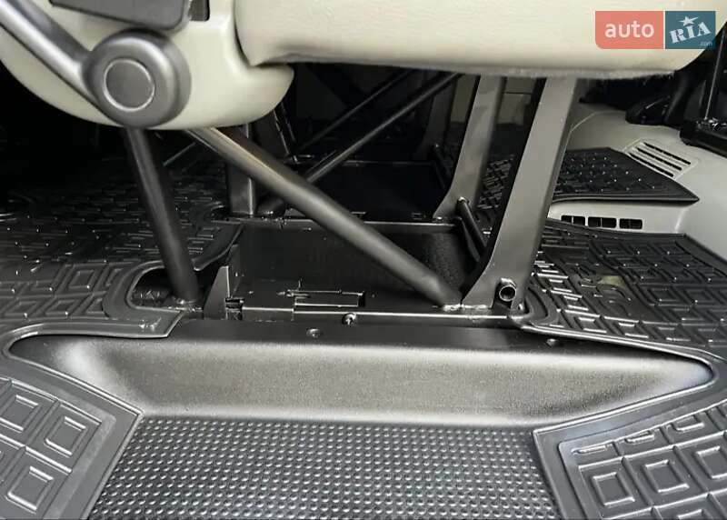 Минивэн Opel Vivaro 2011 в Умани