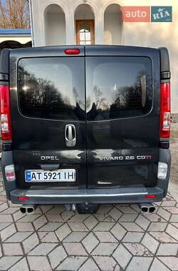 Мінівен Opel Vivaro 2008 в Коломиї