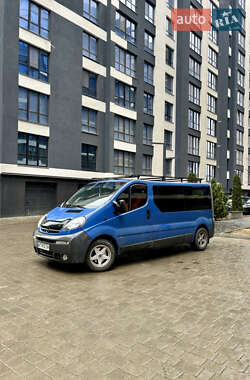 Мінівен Opel Vivaro 2005 в Івано-Франківську