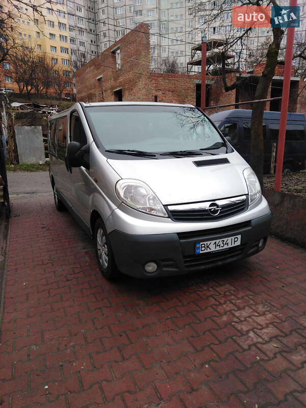 Минивэн Opel Vivaro 2010 в Костополе