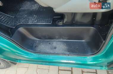 Минивэн Opel Vivaro 2004 в 