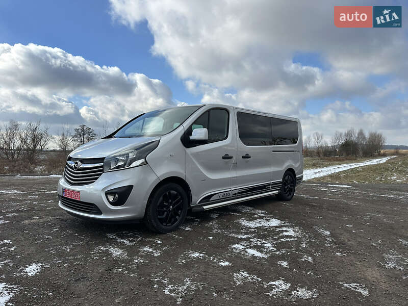 Минивэн Opel Vivaro 2017 в Дубно