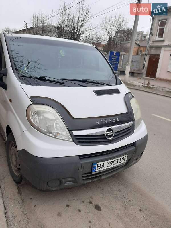 Мінівен Opel Vivaro 2008 в Кропивницькому