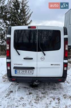 Грузопассажирский фургон Opel Vivaro 2017 в Черновцах