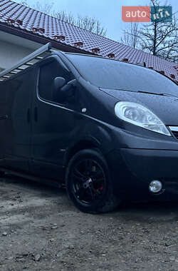 Минивэн Opel Vivaro 2010 в Ивано-Франковске