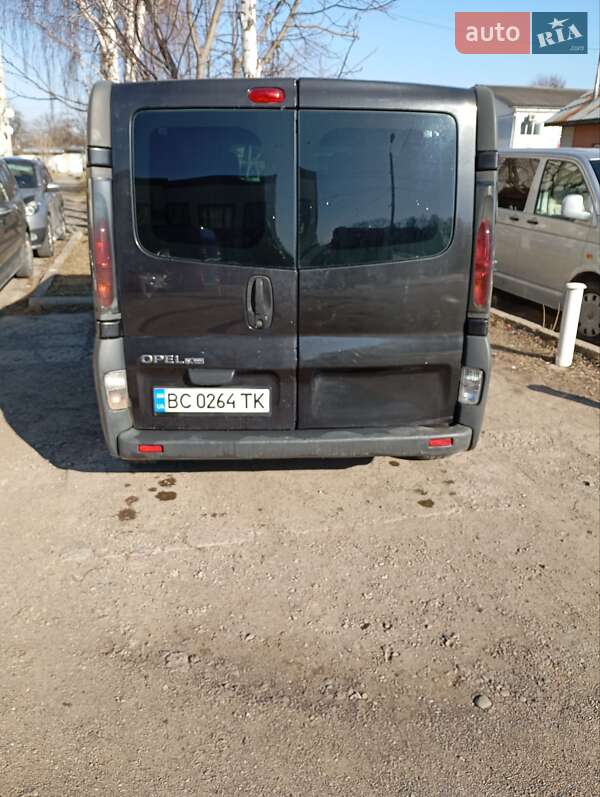 Минивэн Opel Vivaro 2003 в Сколе
