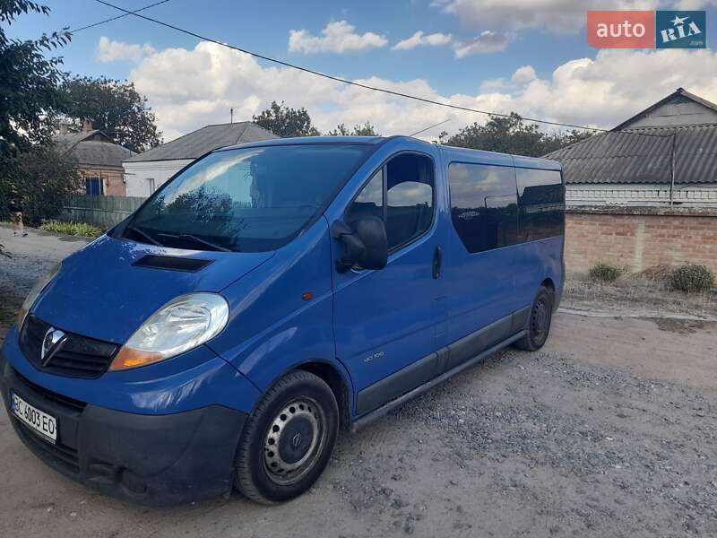 Мінівен Opel Vivaro 2003 в Кропивницькому