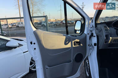 Вантажний фургон Opel Vivaro 2013 в Рівному