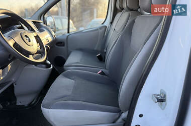 Вантажний фургон Opel Vivaro 2013 в Рівному