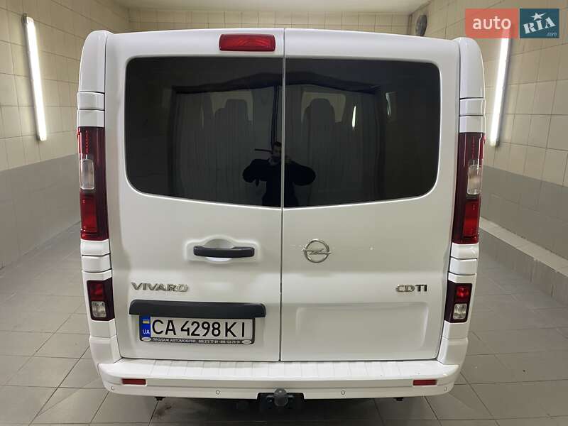 Минивэн Opel Vivaro 2016 в Умани
