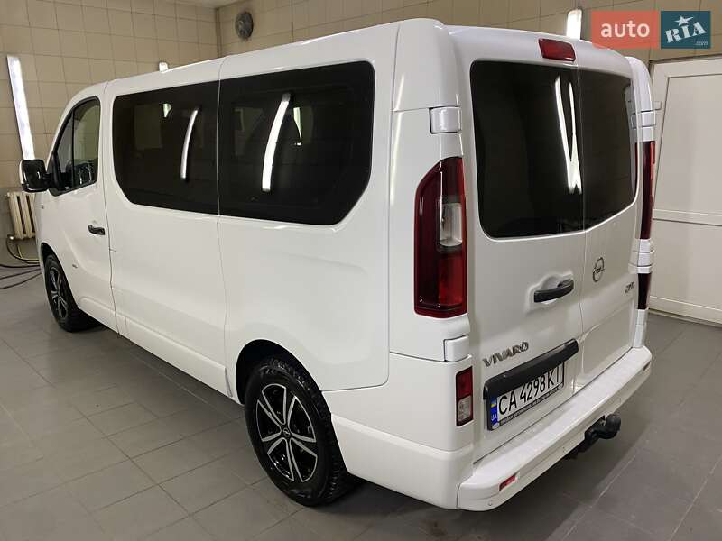 Минивэн Opel Vivaro 2016 в Умани