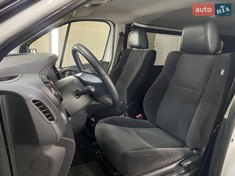 Минивэн Opel Vivaro 2016 в Умани