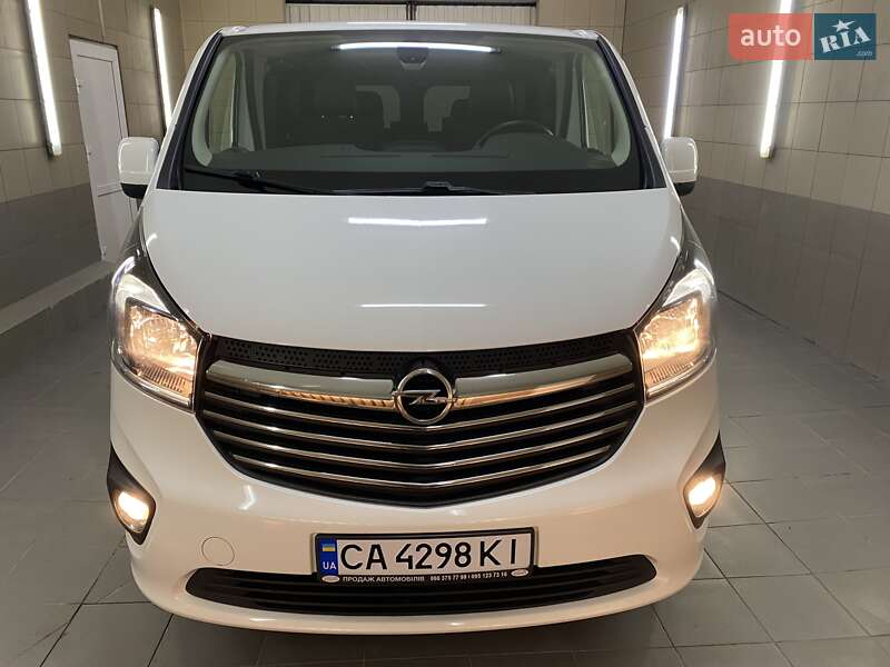 Минивэн Opel Vivaro 2016 в Умани