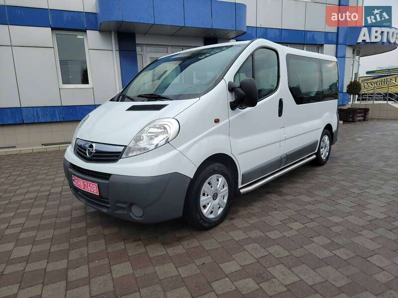 Минивэн Opel Vivaro 2014 в Сарнах