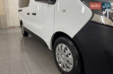 Мінівен Opel Vivaro 2015 в Умані